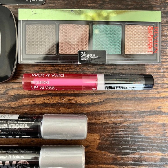 Makeup Lot - Picture 5 of 7